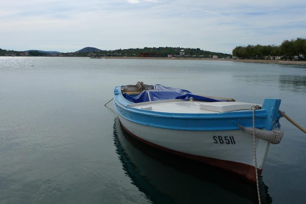 Apartments Vodice Srima Oda fotoğraf